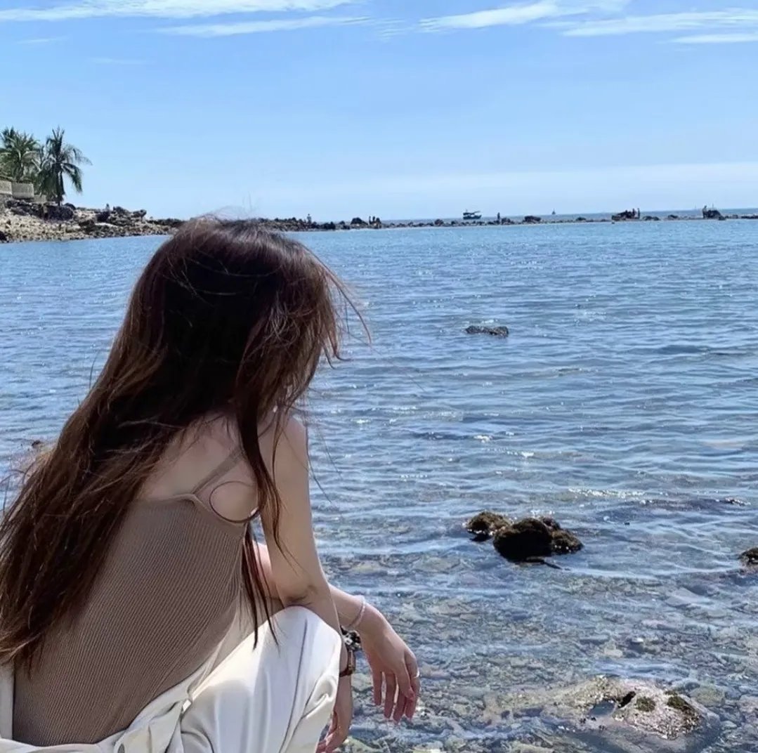 红色冲浪板 海报